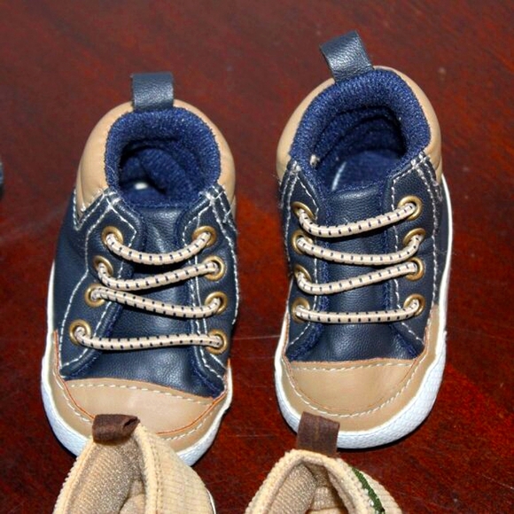 Lot of 4 Pairs Baby Boy Shoes Newborn NB - Picture 4 of 10